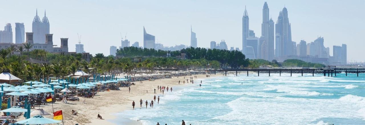 Corniche Street - Extremely Unique Room أبو ظبي المظهر الخارجي الصورة